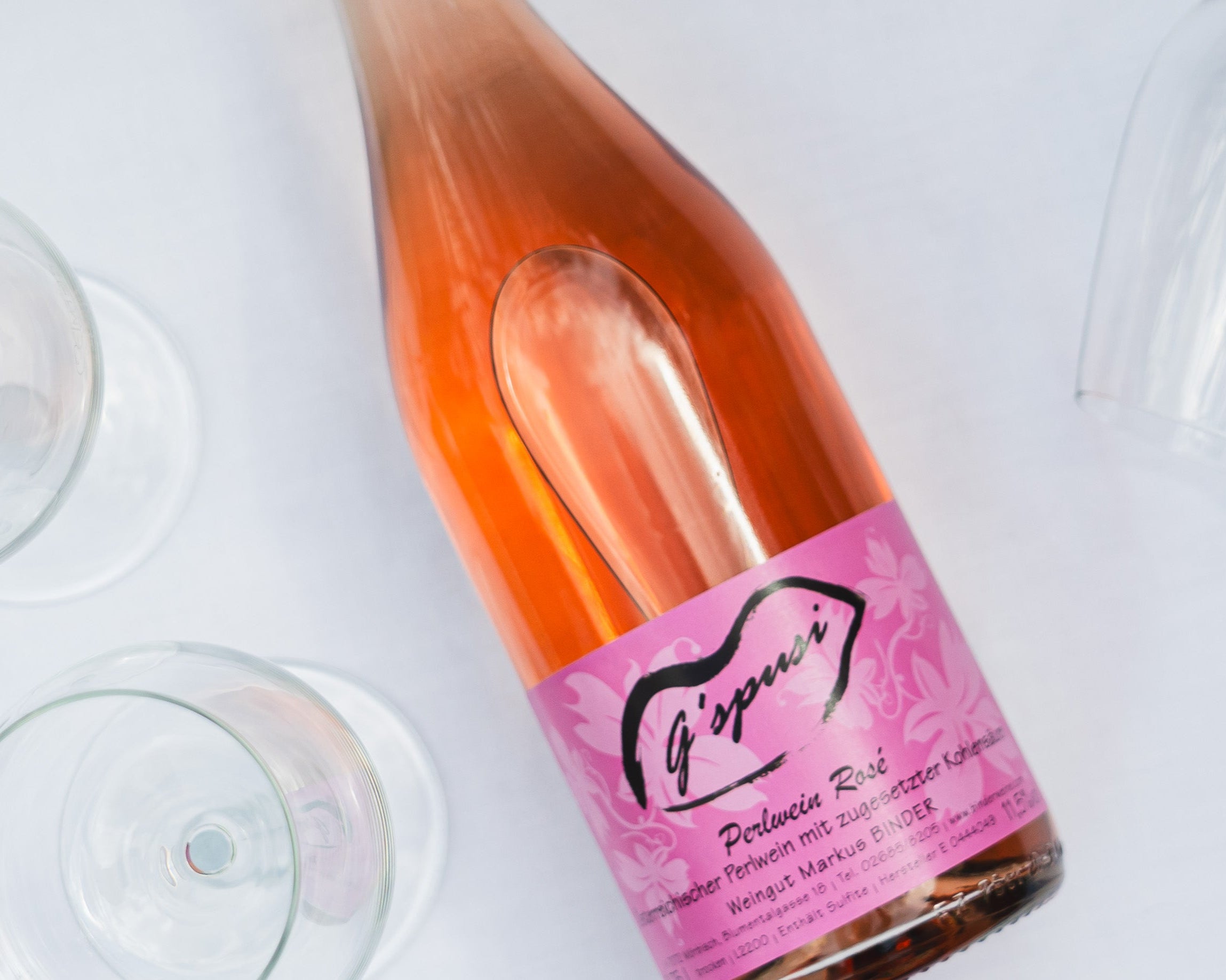 Perlwein G'spusi Rosé vom Weingut Binder aus Mörbisch am See, Neusiedlersee, Burgenland, Österreich. 