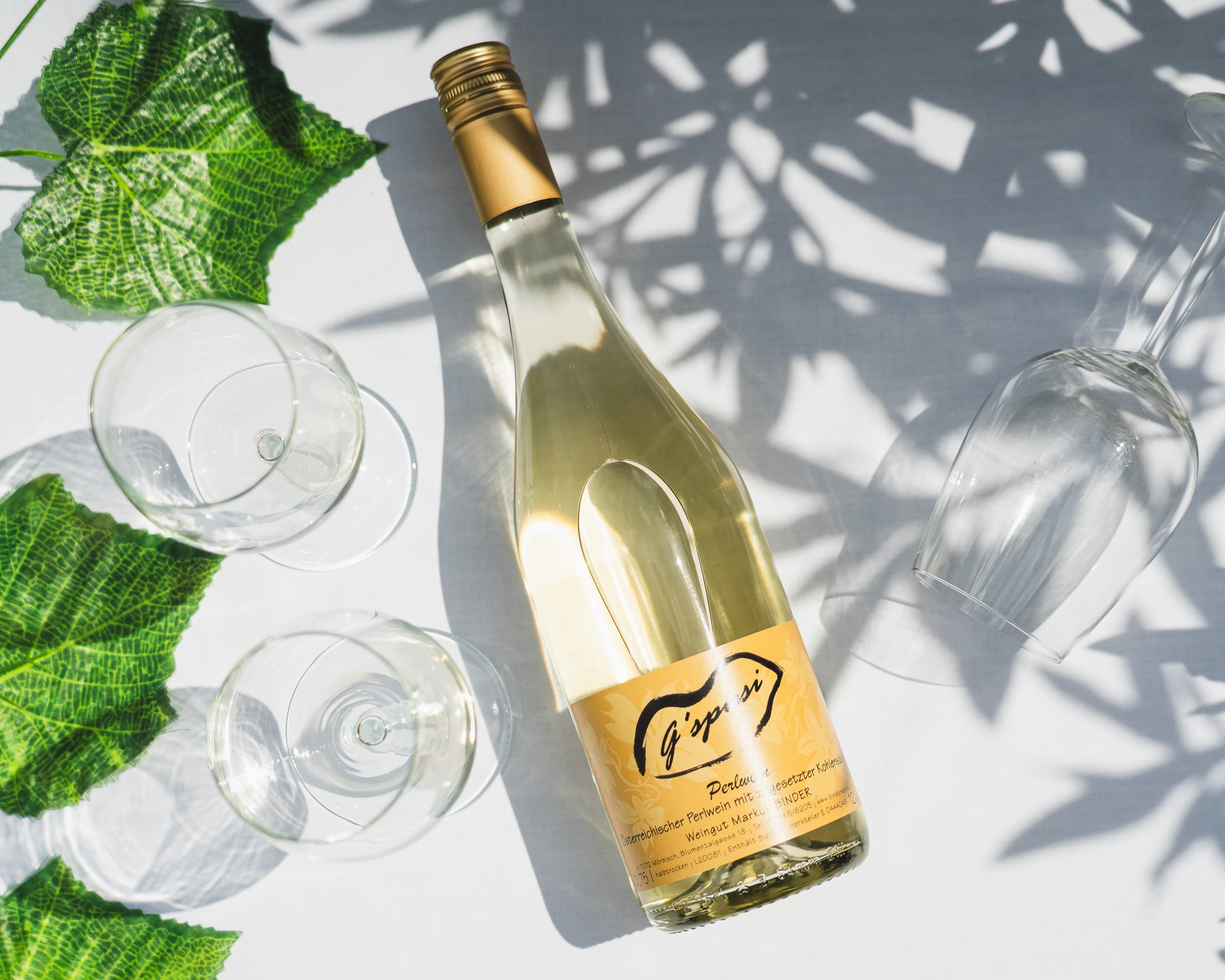 Perlwein G'spusi Cuvée weiß vom Weingut Binder aus Mörbisch am See, Neusiedlersee, Burgenland, Österreich. 