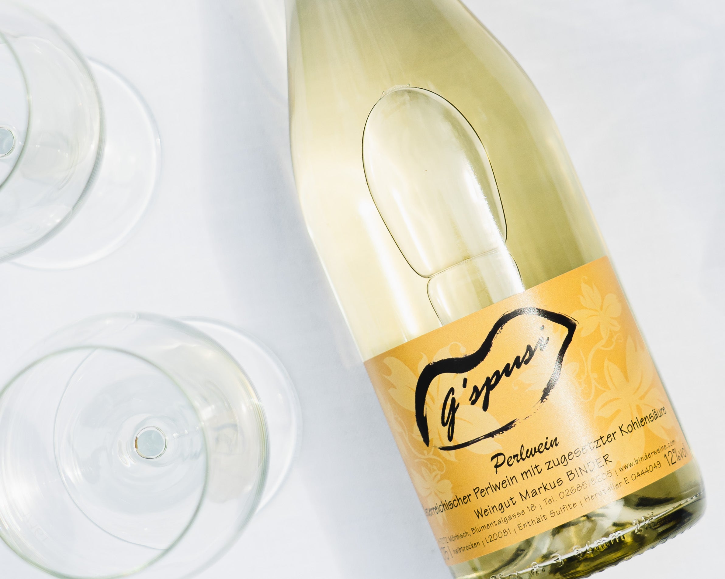 Perlwein G'spusi Cuvée weiß vom Weingut Binder aus Mörbisch am See, Neusiedlersee, Burgenland, Österreich. 